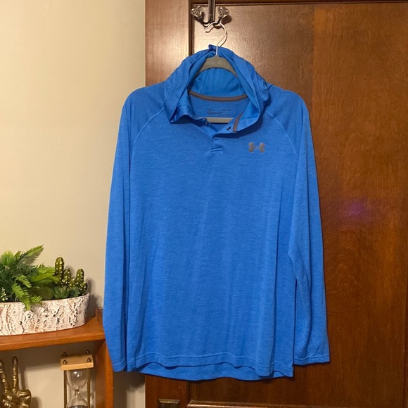 Under Armour Other - Under armour blue long sleeve hooded top 😍😍